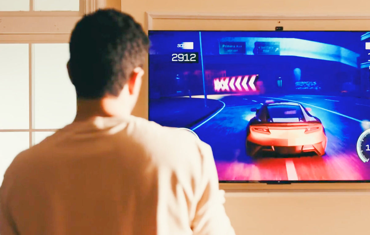 Gaming on the mounted screen